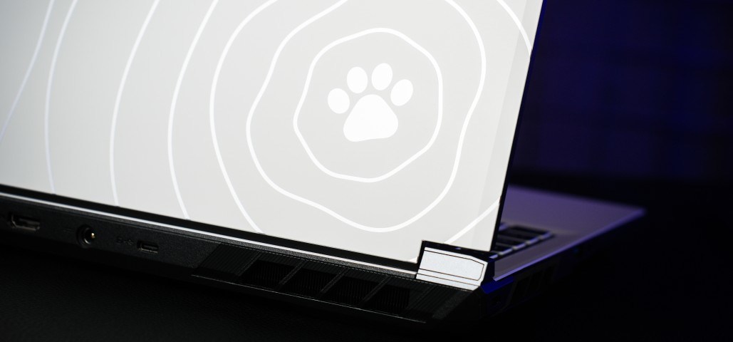 白机身+RTX 5060+12核，七彩虹橘宝MEOW R16 Pro图赏