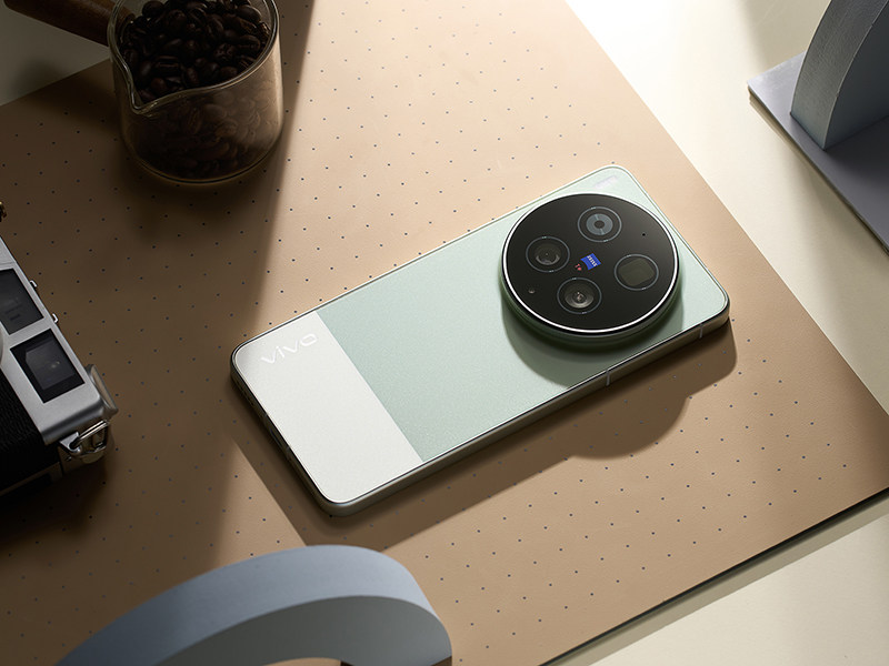 鲜Phone画报｜vivo X300 Ultra胶片绿图赏：镜遇春风，质感出众
