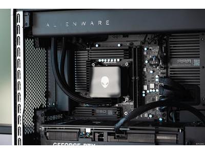 从神秘代号到桌面王者！Alienware Area-51 硬核图赏：性能与颜值双巅峰