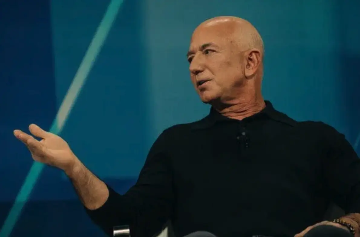 Two world's richest men are arguing! Bezos raises 44.7 billion yuan to make a comeback in AI, Musk: follower-HeadTechPro