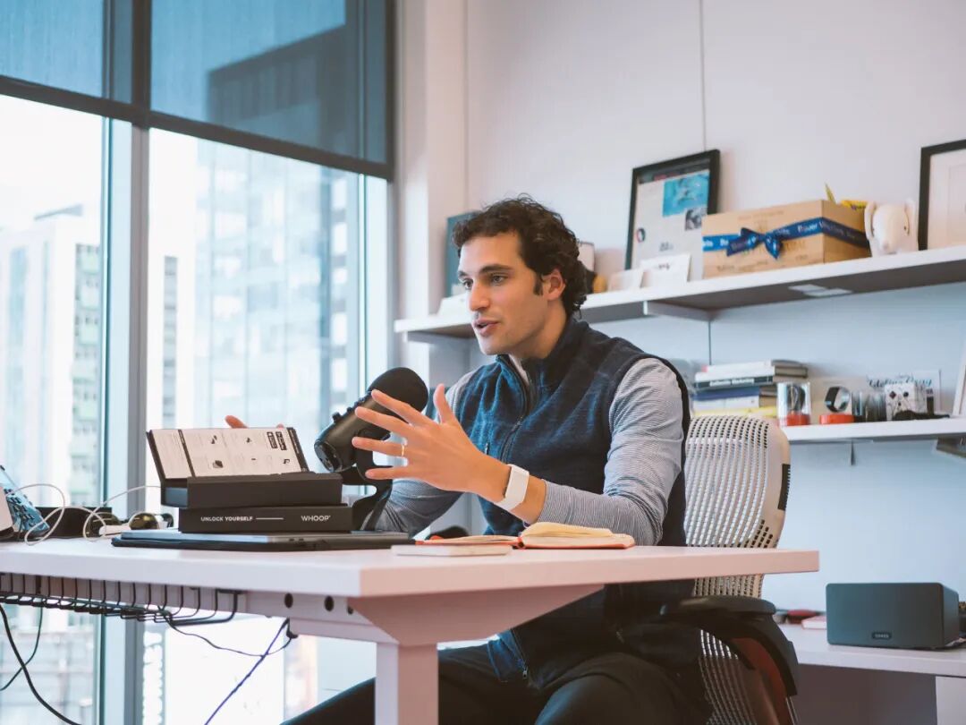 What new value does the wearable device Whoop, valued at $3.6 billion, demonstrate in the AI era?-HeadTechPro