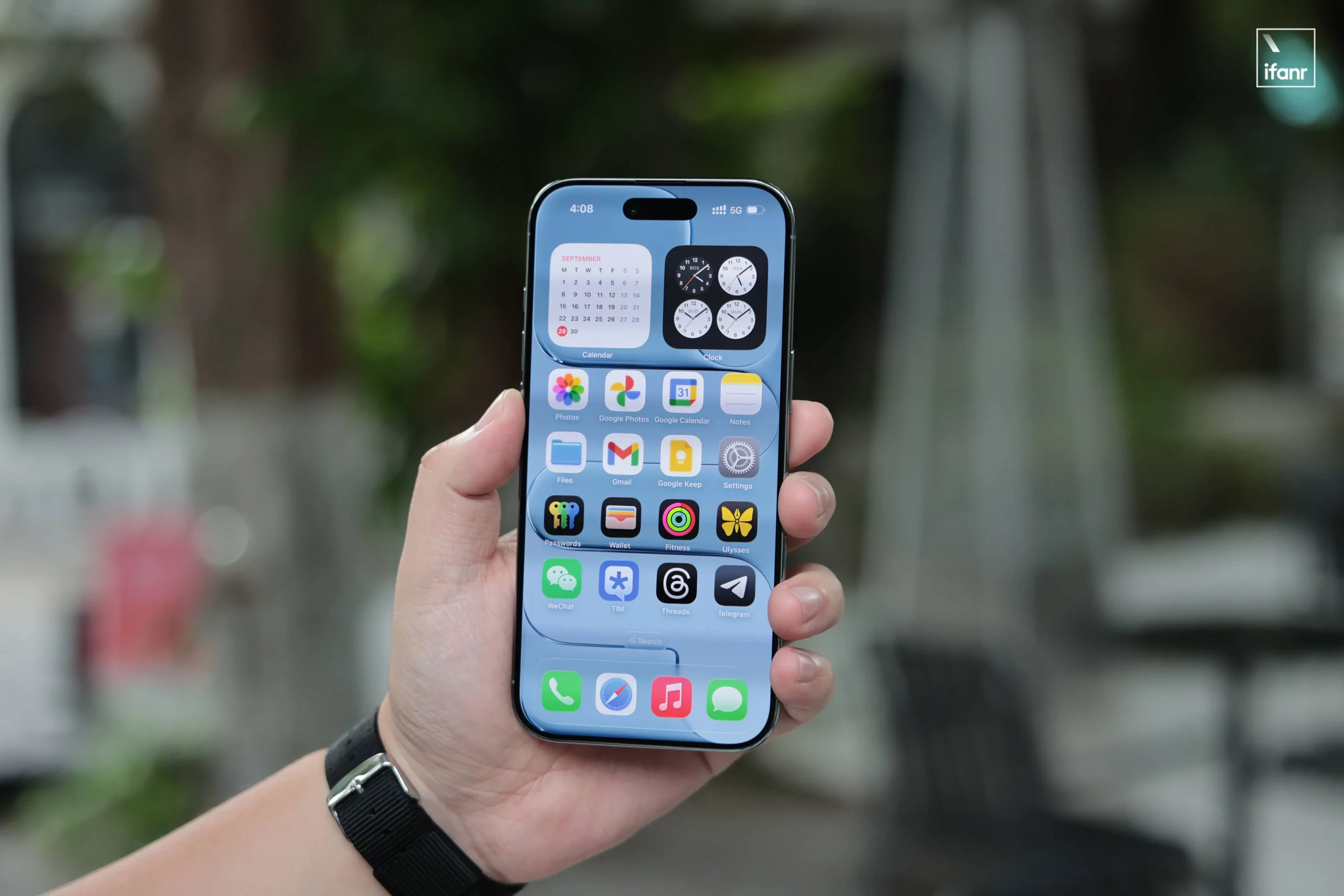 IPhone Air sales are dismal, Foxconn has cut most of its production lines-HeadTechPro