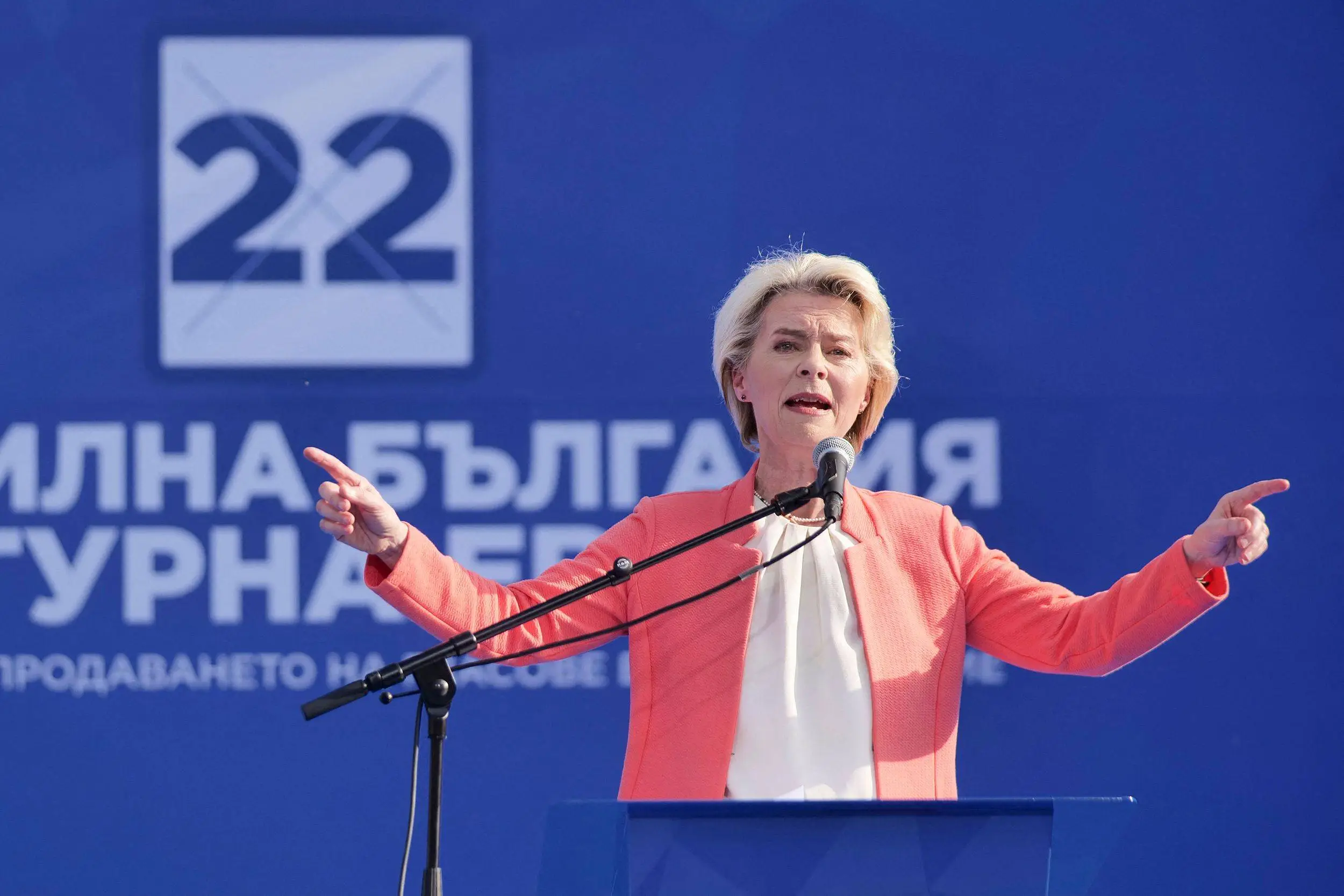 The European Commission demands EU members to exclude ZTE and Huawei equipment, while the Chinese Ministry of Foreign Affairs says it harms others and benefits oneself-HeadTechPro