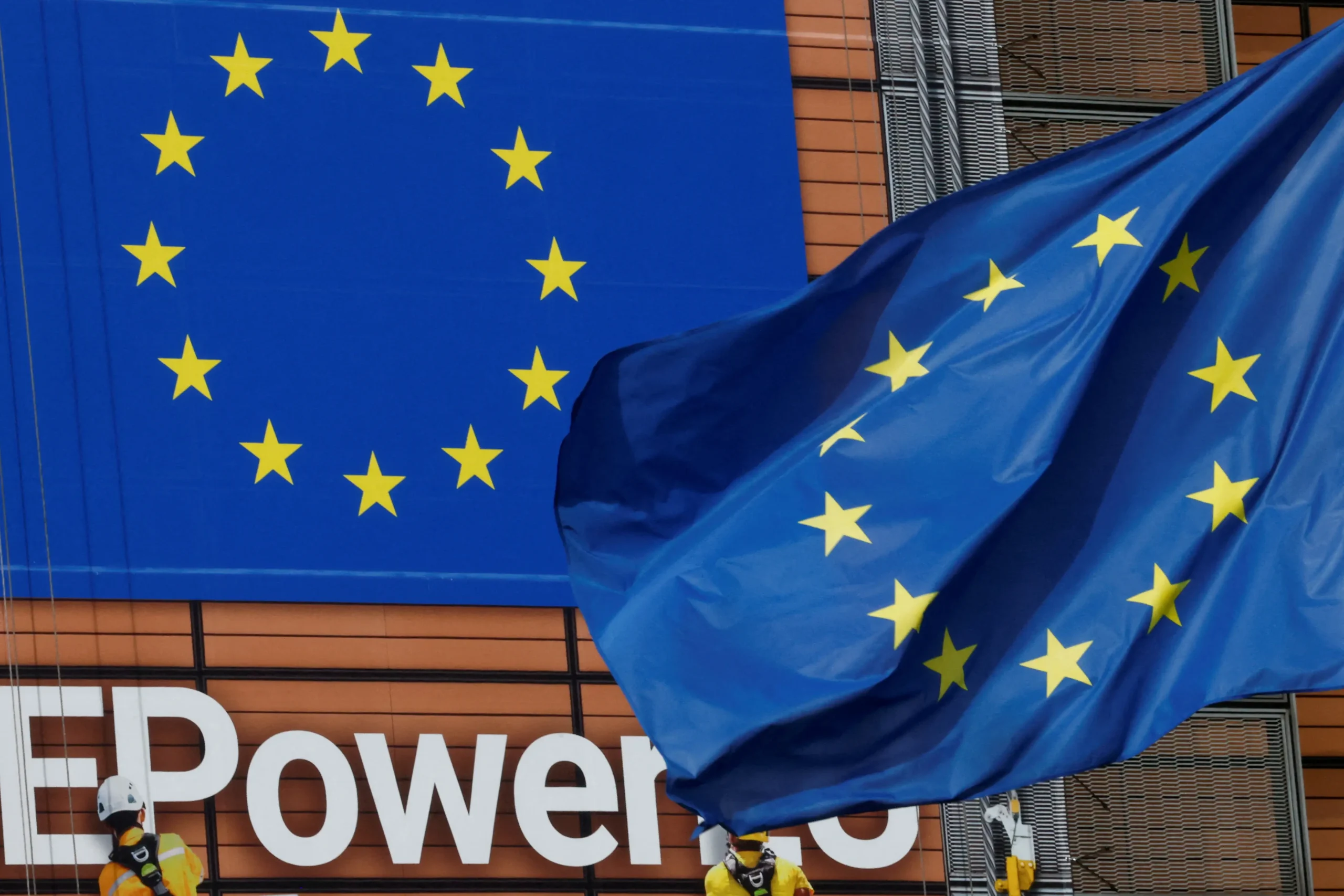 EU considers forcing member states to remove Huawei and ZTE equipment from mobile networks-HeadTechPro